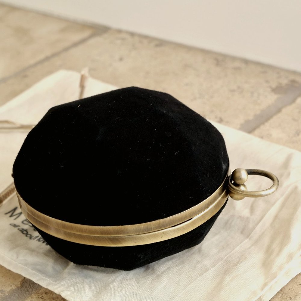 M ESSENTIAL Unique Hexagonal Clutch Purse